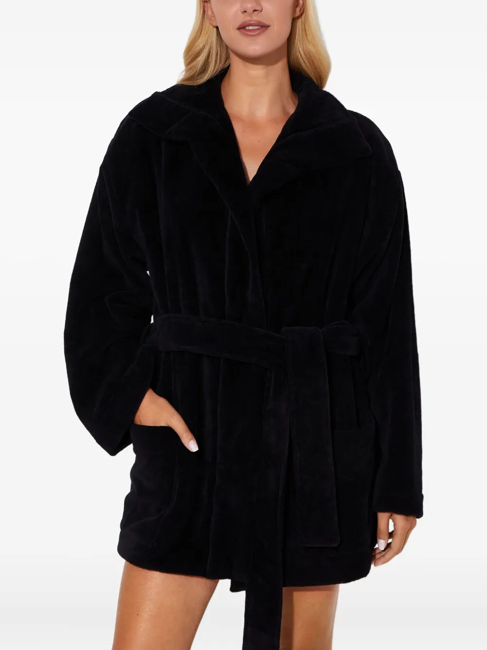 Накидка с поясом и логотипом Dsquared2, черный
Накидка с поясом и логотипом Dsquared2, черный