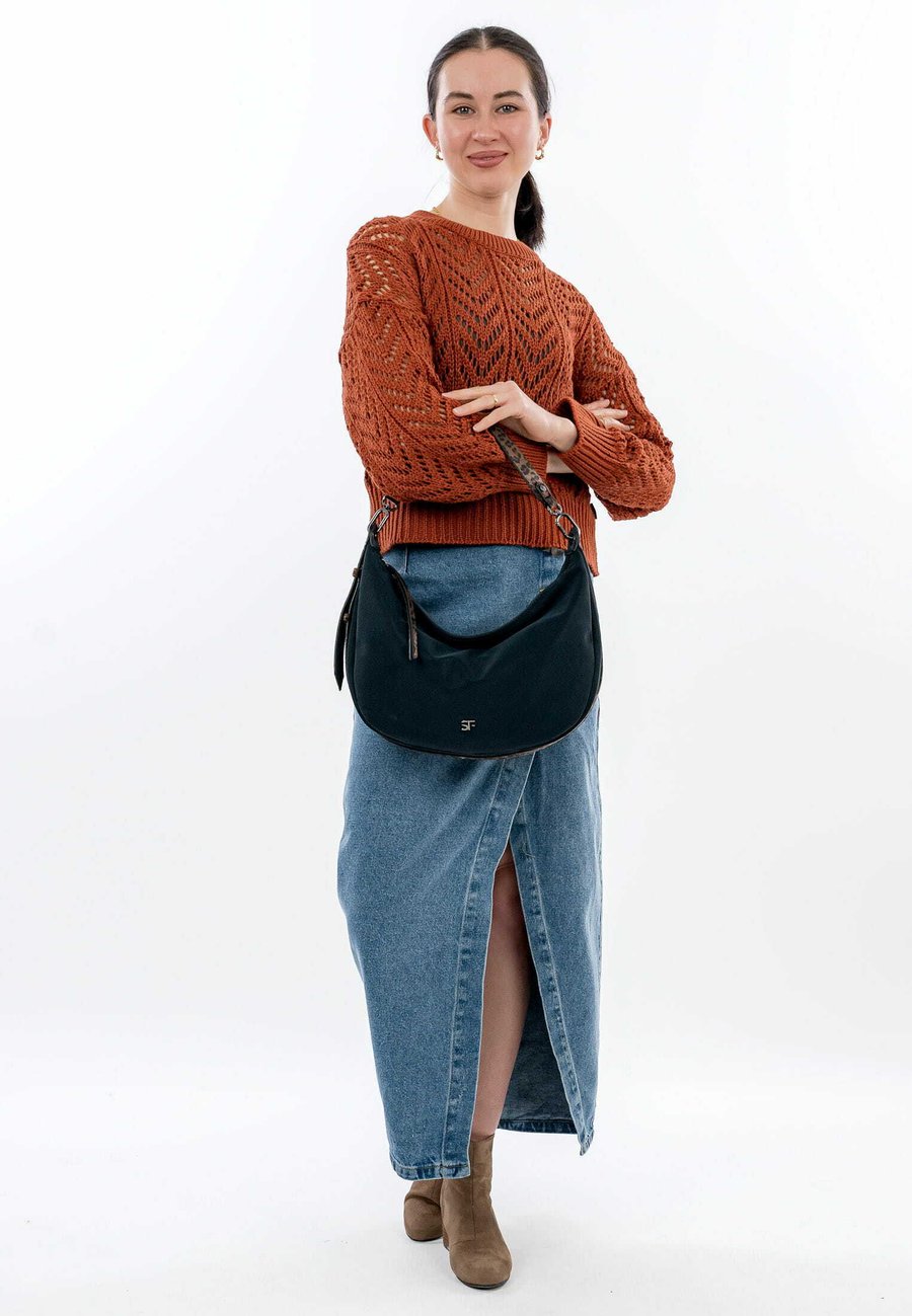 Сумка SURI FREY SFY SAMMY, Blue /Dark Blue
Сумка SURI FREY SFY SAMMY, Blue /Dark Blue