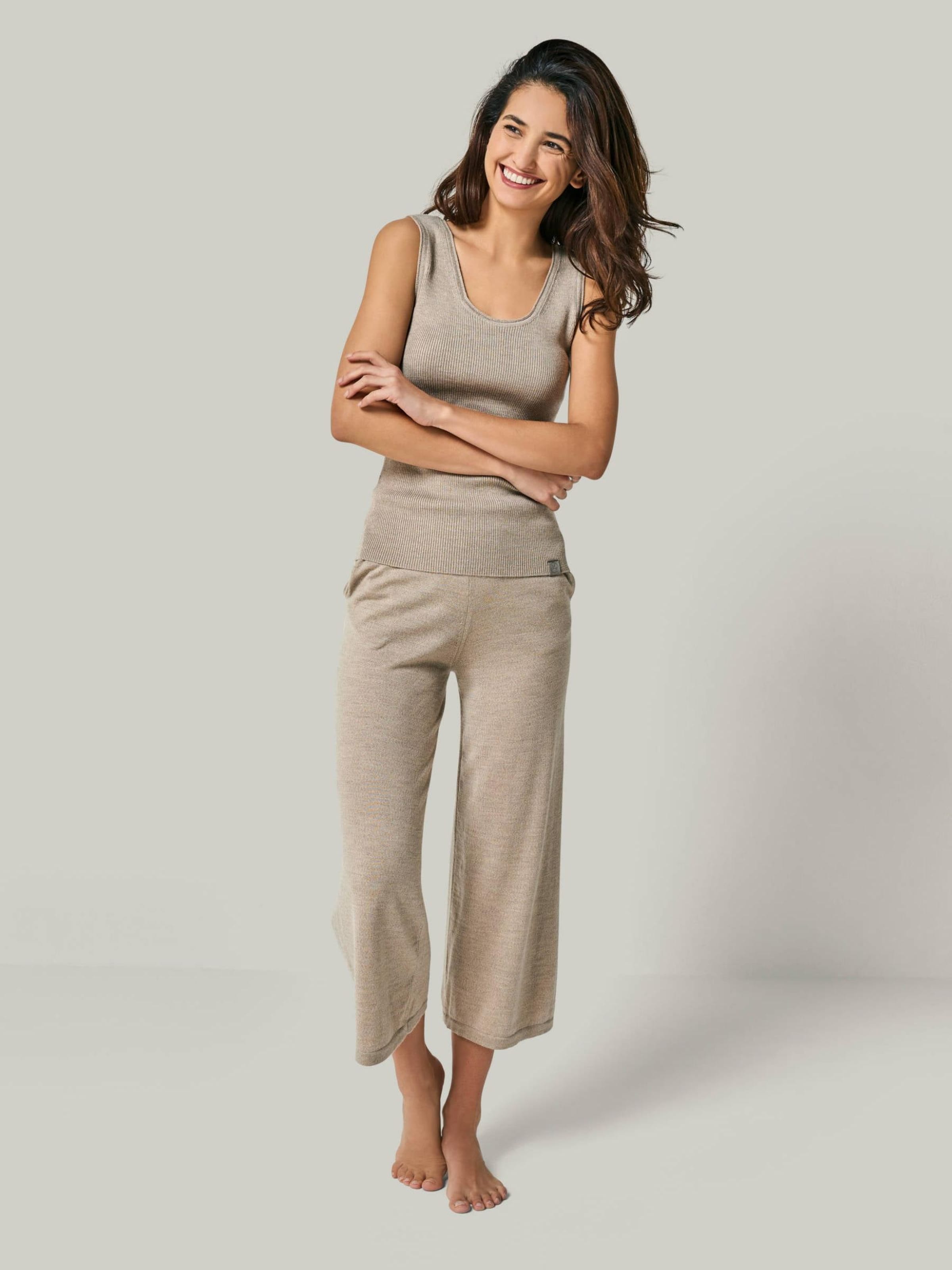 YOU LOOK PERFECT Домашняя одежда 'Blossom & Dana' в цвете Taupe
YOU LOOK PERFECT Домашняя одежда 'Blossom & Dana' в цвете Taupe