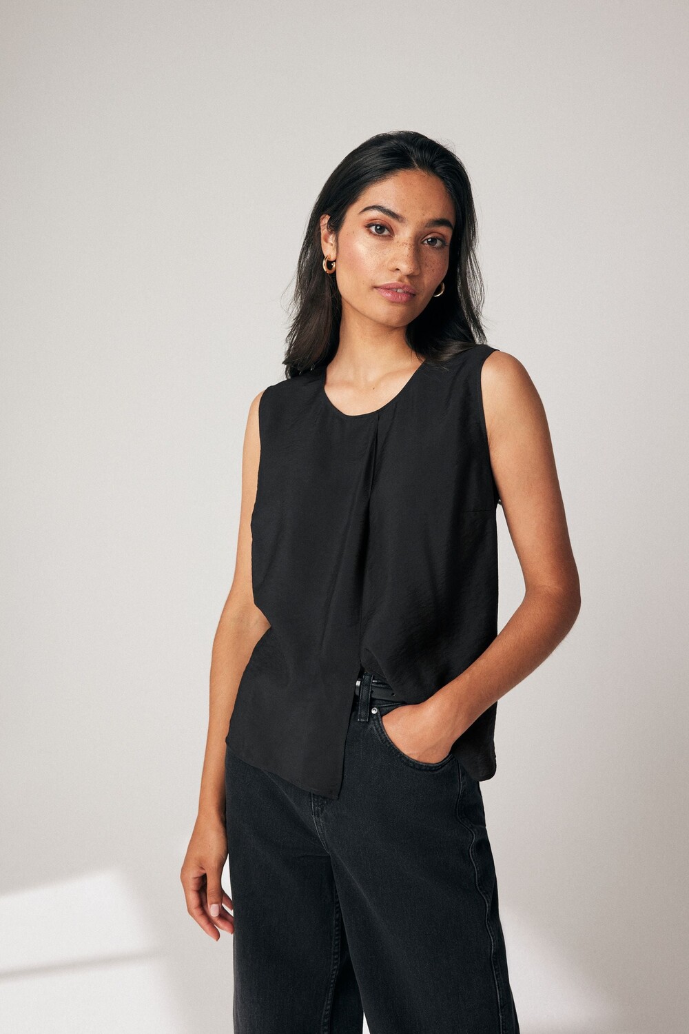 Безрукавный топ жилет с гофрированным узором Next, черный
Безрукавный топ жилет с гофрированным узором Next, черный