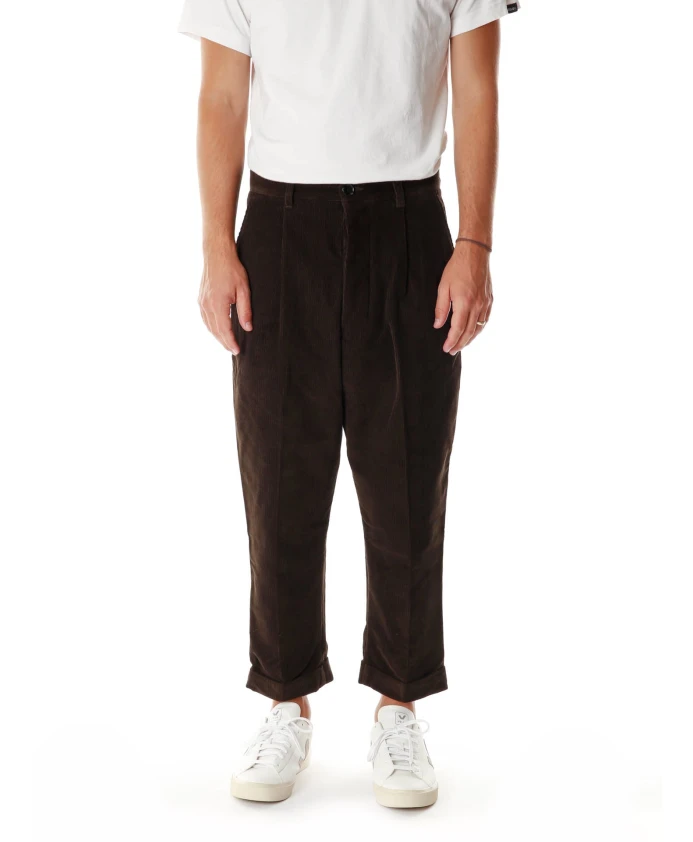 Вельветовые брюки оверсайз морковного кроя Ami Paris, коричневый
Вельветовые брюки оверсайз морковного кроя Ami Paris, коричневый