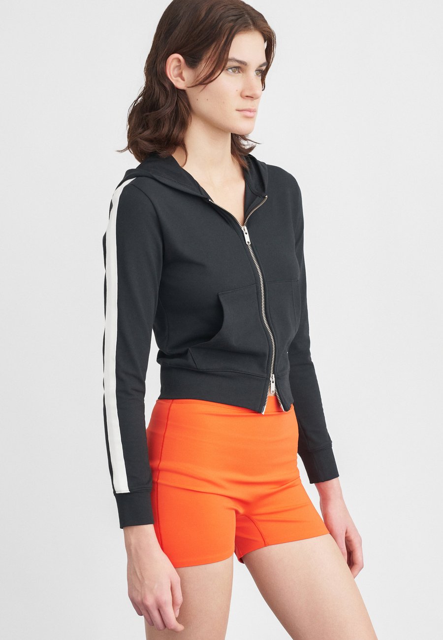 Шорты Nike Sportswear Sports shorts, Orange
Шорты Nike Sportswear Sports shorts, Orange