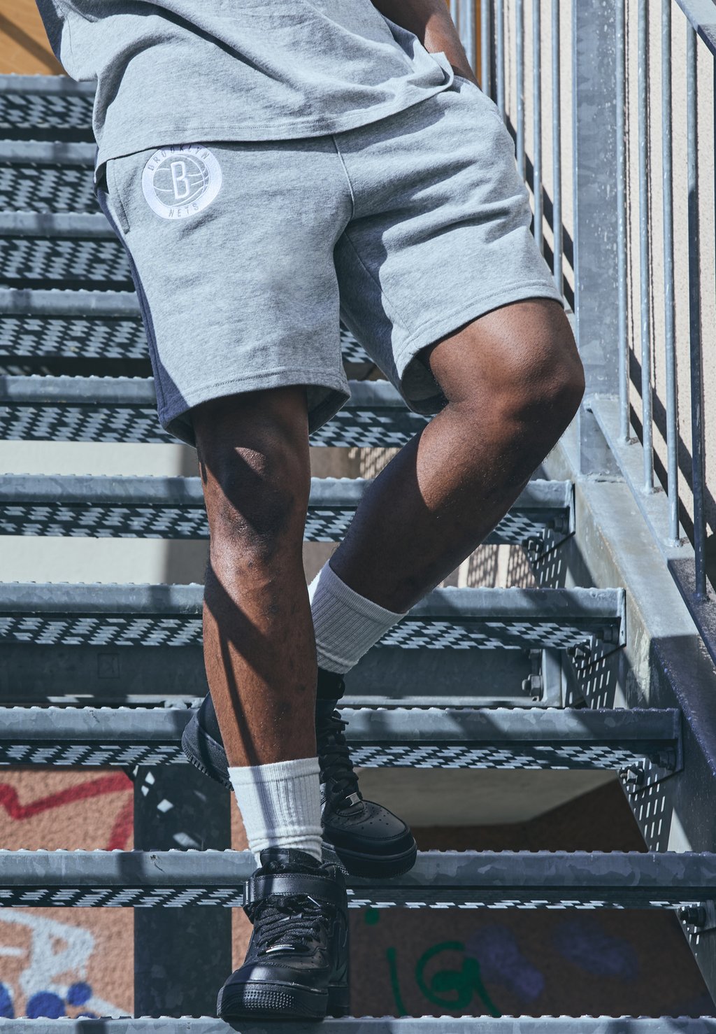 Спортивные шорты NBA BROOKLYN NETS LEAGUE ESSENTIALS SHORTS - Club wear New Era, серый
Спортивные шорты NBA BROOKLYN NETS LEAGUE ESSENTIALS SHORTS - Club wear New Era, серый