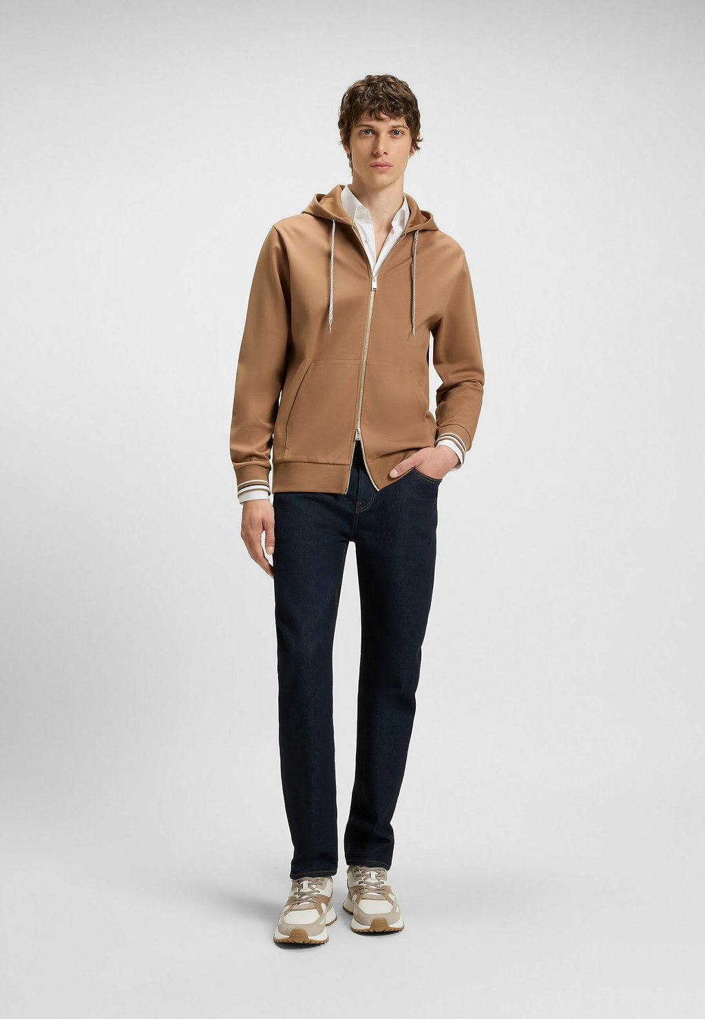 Кроссовки JONAH_RUNN BOSS, бежевый
Кроссовки JONAH_RUNN BOSS, бежевый