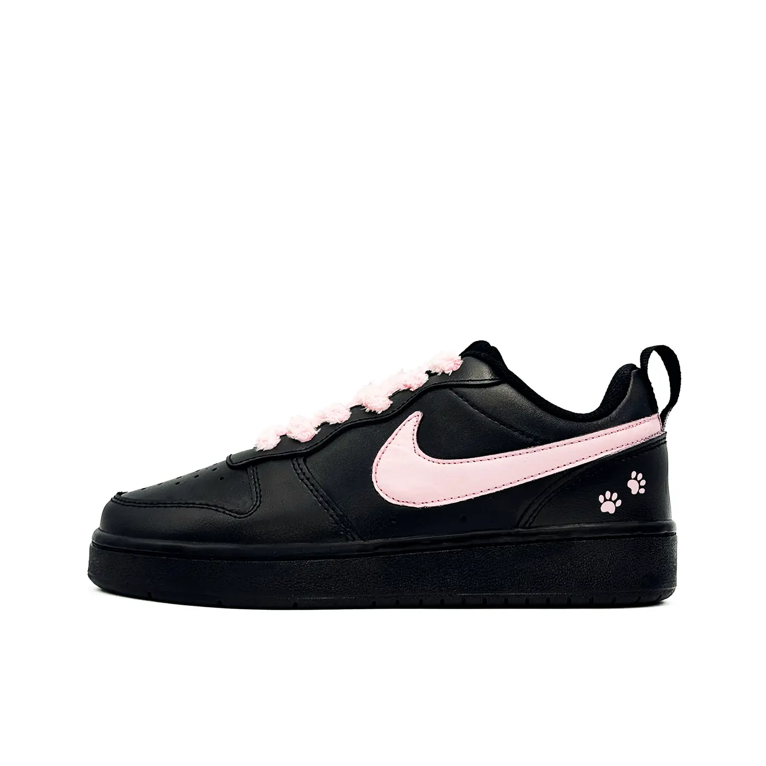 Nike Детские скейтбордистские кроссовки Court Borough Sweet Cat Paw Print из кожи с противоскользящим покрытием, черные и розовые, для подростков
Nike Детские скейтбордистские кроссовки Court Borough Sweet Cat Paw Print из кожи с противоскользящим покрытием, черные и розовые, для подростков