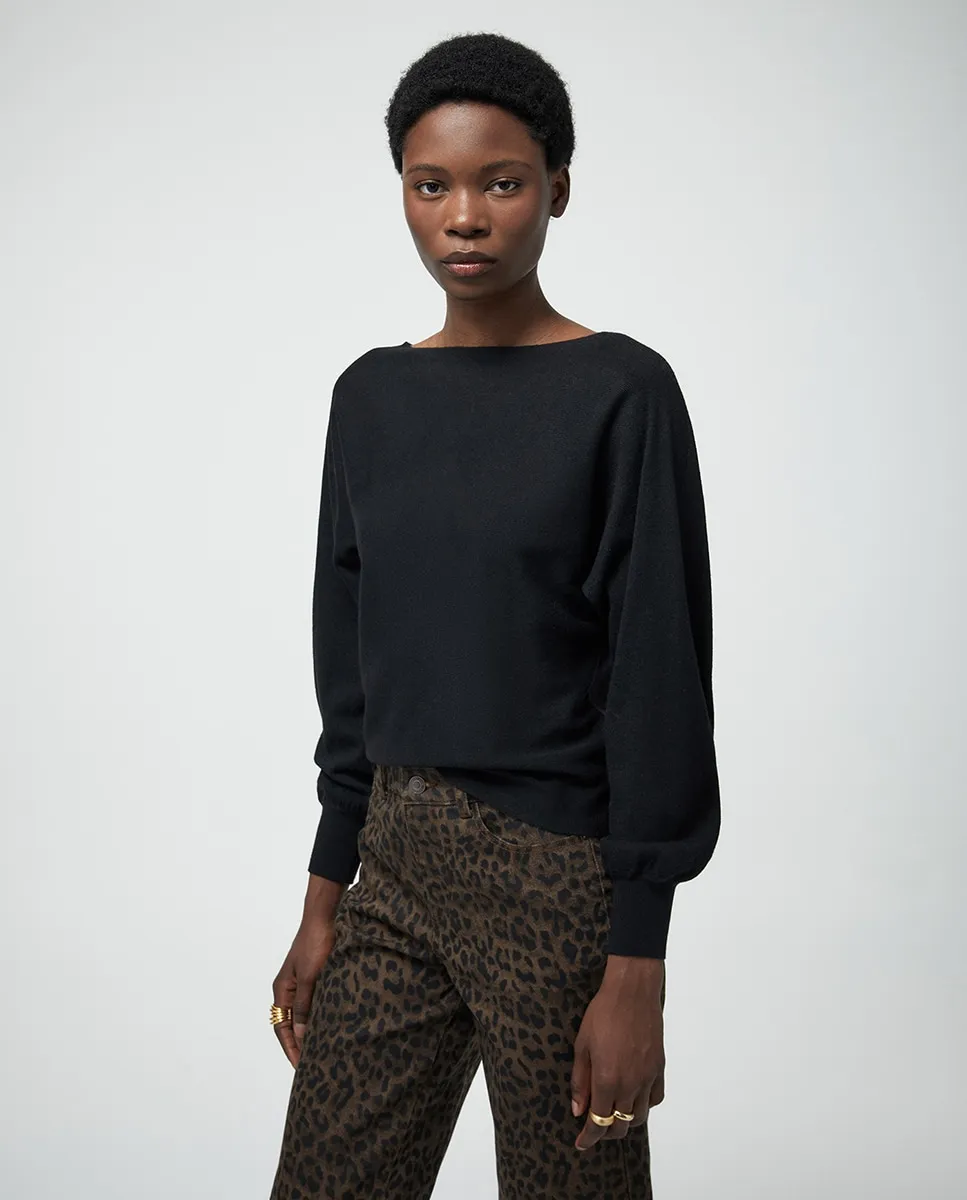 Джемпер с лодочкой Sfera, черный
Джемпер с лодочкой Sfera, черный