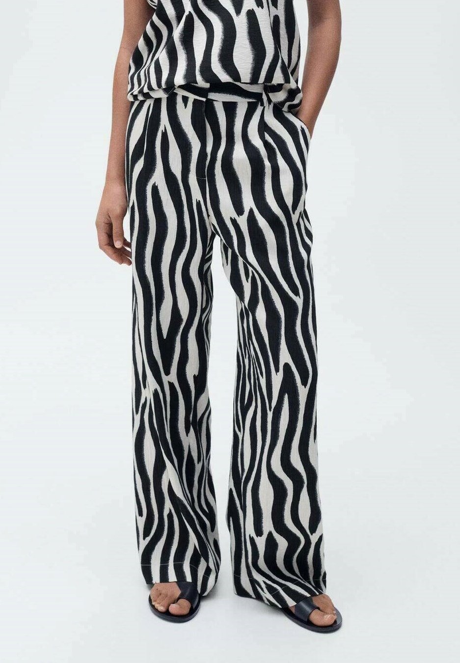 Брюки NIKITA Mango, черный
Брюки NIKITA Mango, черный