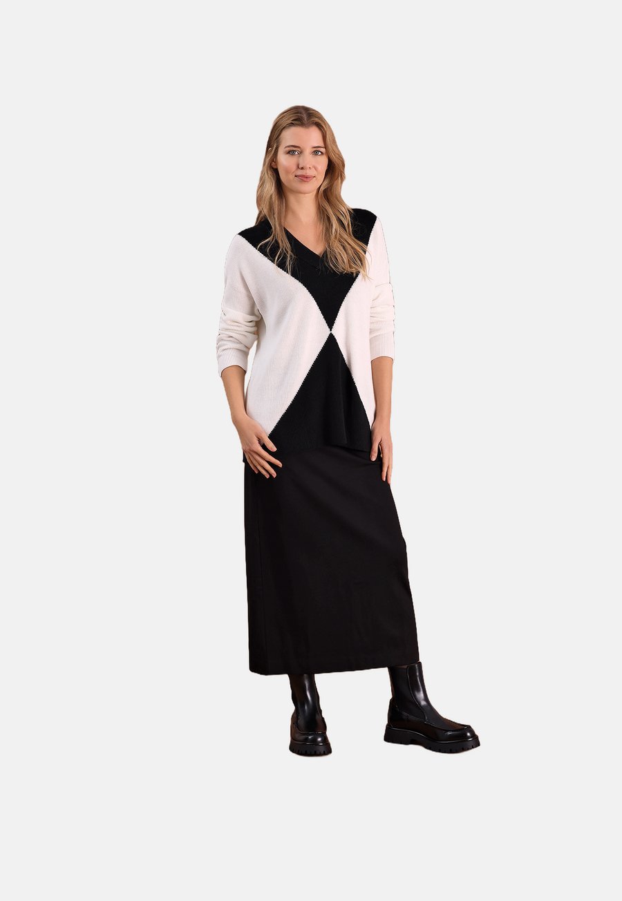 Юбка Blue Seven Maxi skirt, Schwarz/Black
Юбка Blue Seven Maxi skirt, Schwarz/Black