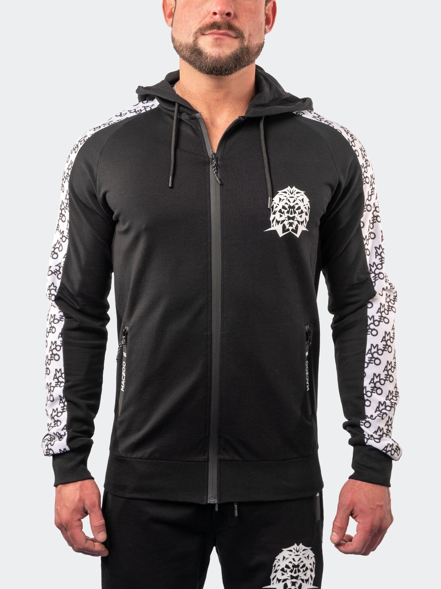 Толстовка с монограммой черного цвета MACEOO
Толстовка с монограммой черного цвета MACEOO