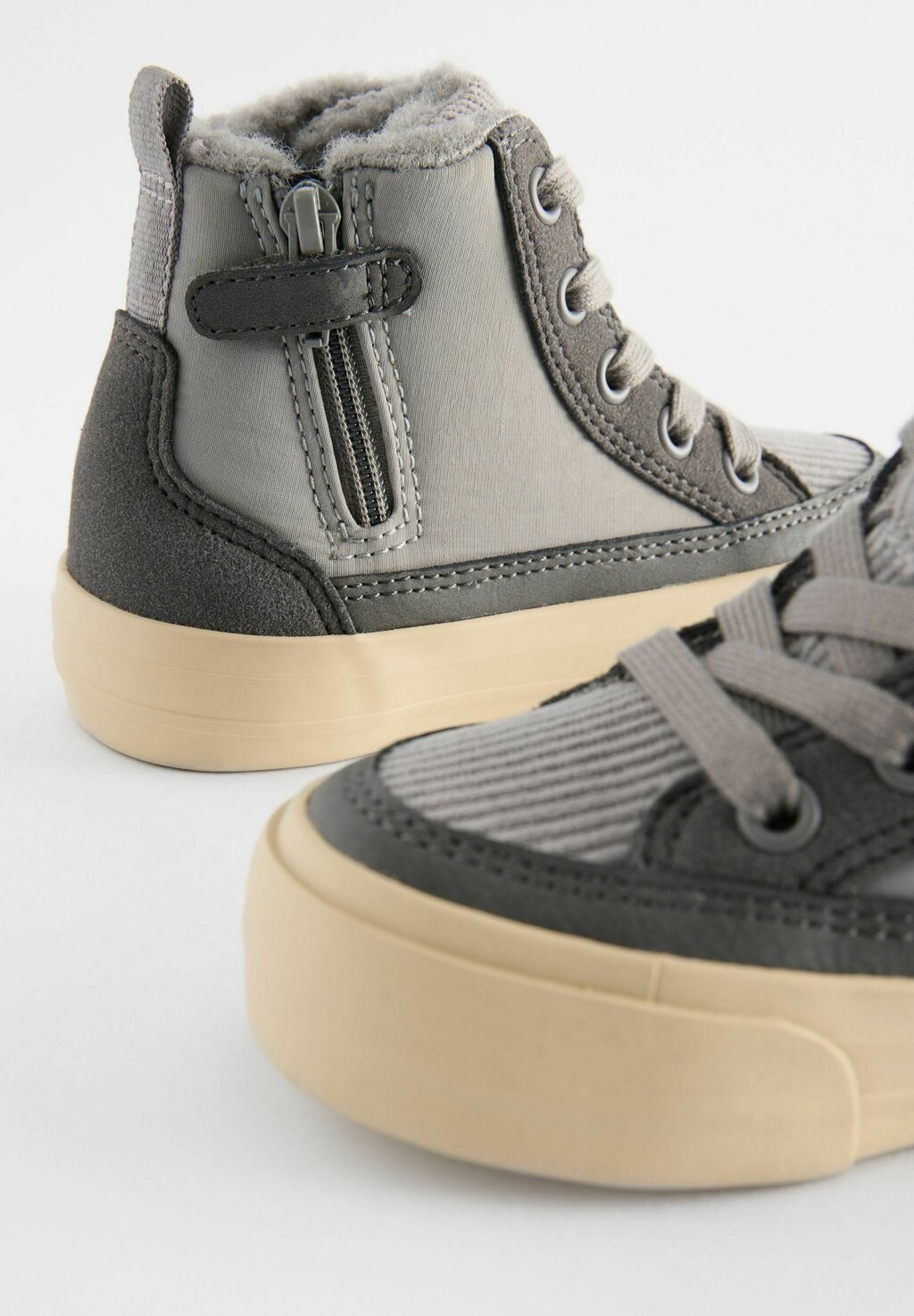 Ботинки WITH ZIP FASTENING REGULAR FIT Next, серый
Ботинки WITH ZIP FASTENING REGULAR FIT Next, серый