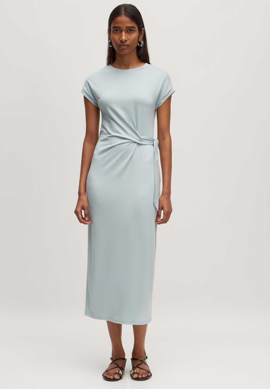 Платье EDITED SOMMER MILLA, Pastellblau/Blue
Платье EDITED SOMMER MILLA, Pastellblau/Blue