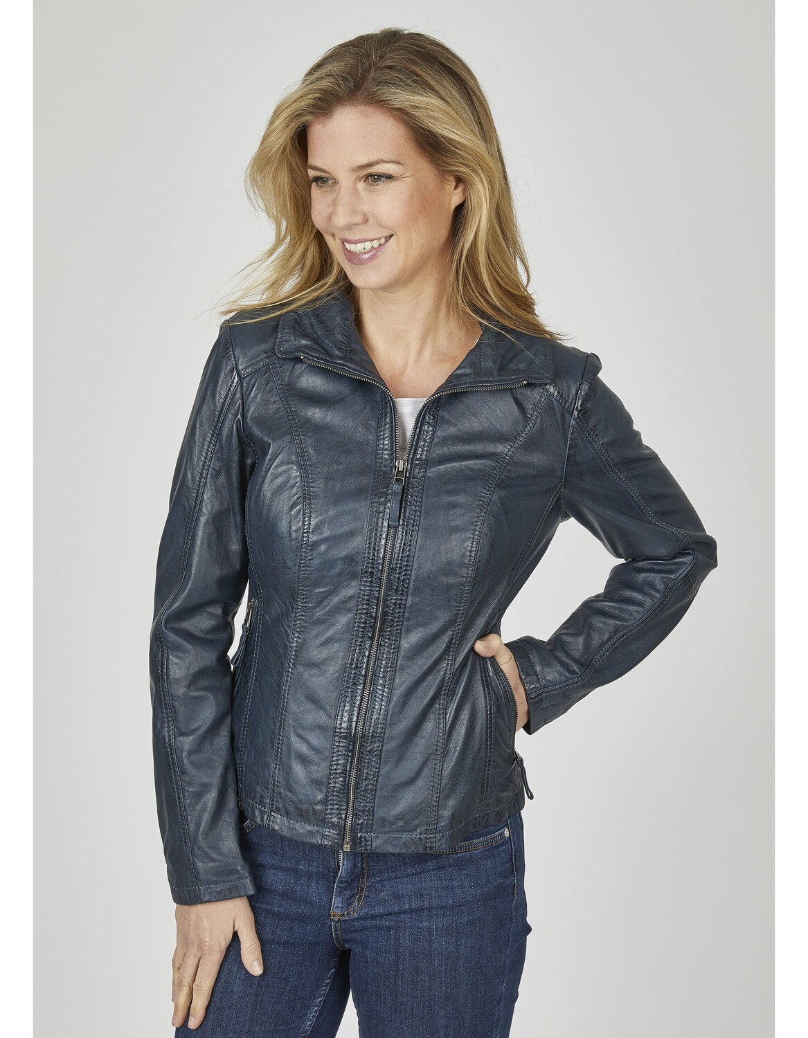 Кожаная куртка 7eleven Gunea, темно синий
Кожаная куртка 7eleven Gunea, темно синий