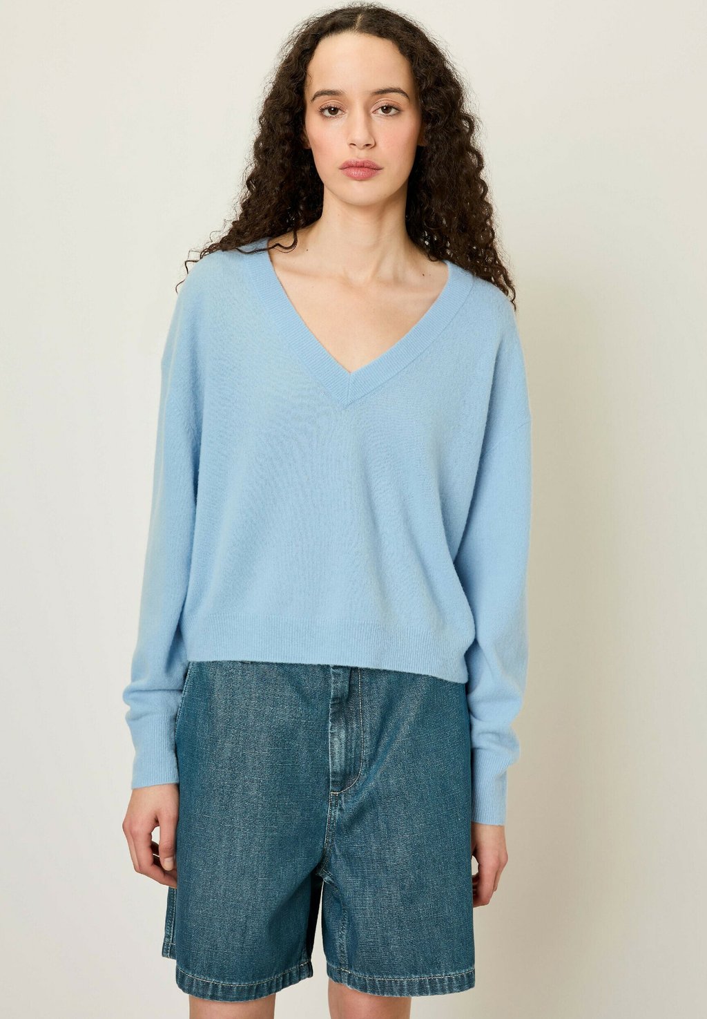 Свитер RAXOW American Vintage, светло-голубой
Свитер RAXOW American Vintage, светло-голубой