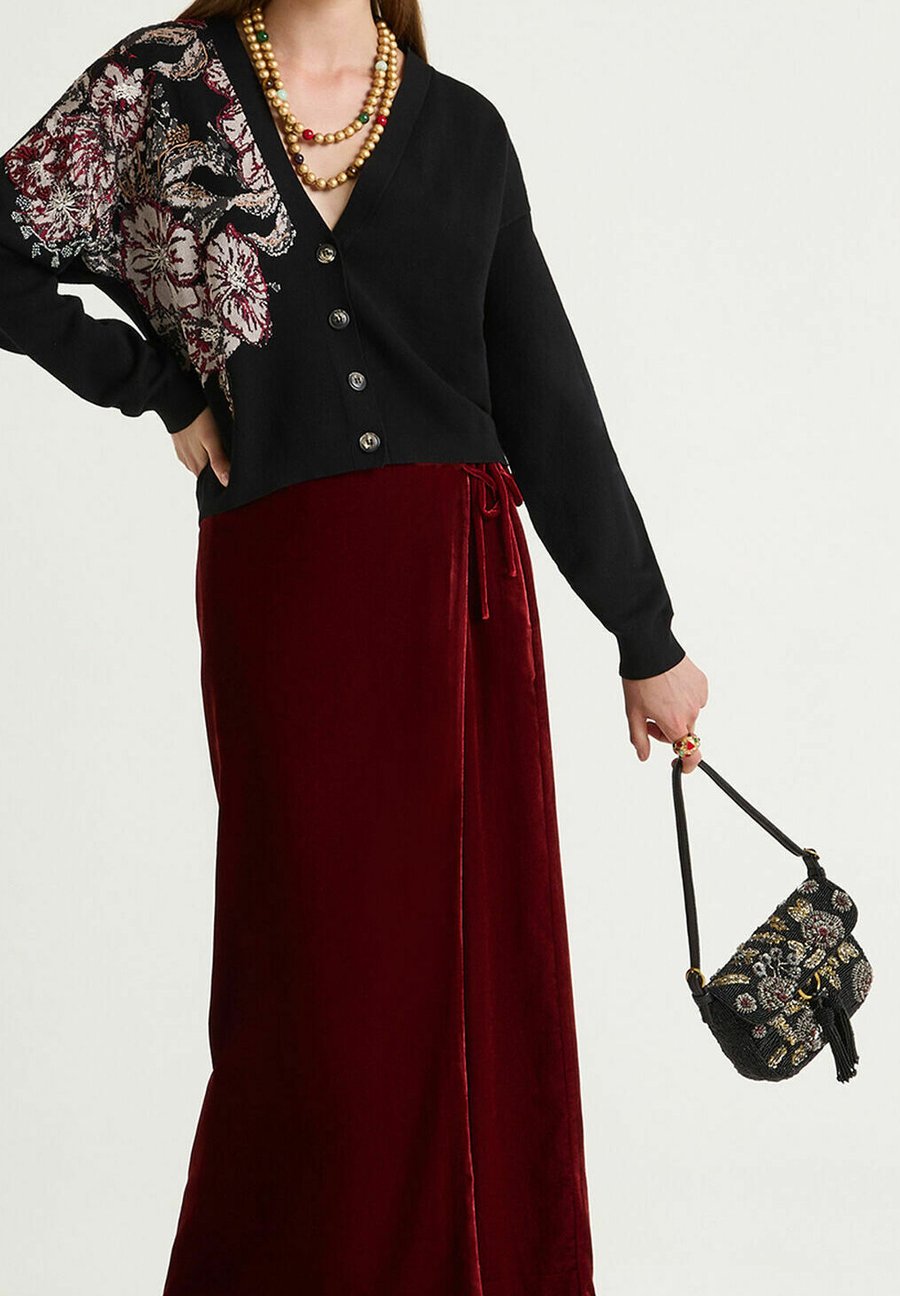 Кардиган Maliparmi FLOWER, Black
Кардиган Maliparmi FLOWER, Black