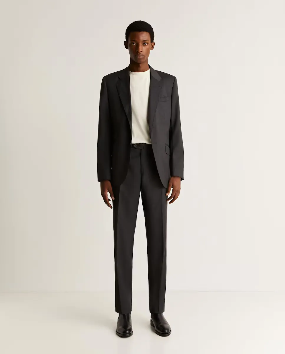 Однотонный серый мужской костюм стандартного кроя Scalpers, серый
Однотонный серый мужской костюм стандартного кроя Scalpers, серый