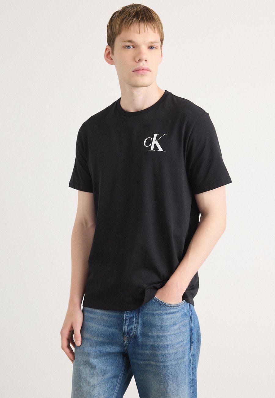 Футболка Calvin Klein Jeans LEFT CHEST LOGO TEE, Black
Футболка Calvin Klein Jeans LEFT CHEST LOGO TEE, Black