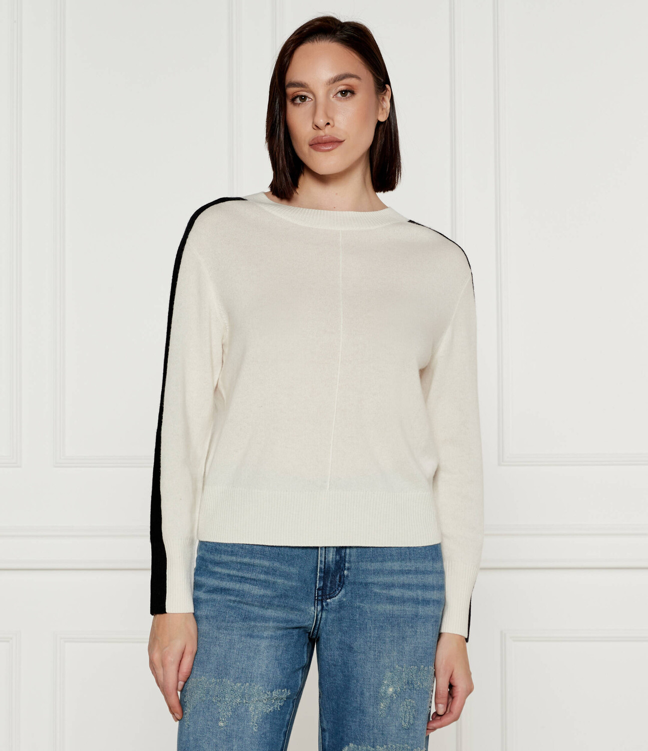 Свитер из шерсти Marc Cain Loose fit, экрю
Свитер из шерсти Marc Cain Loose fit, экрю