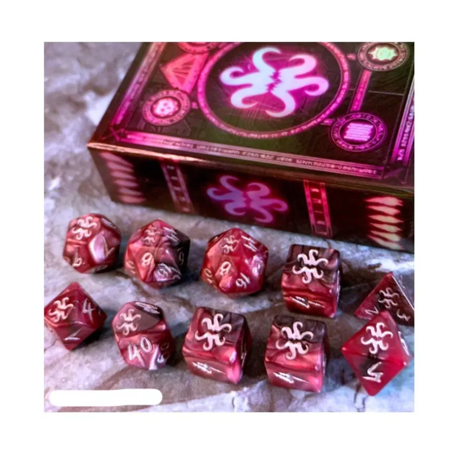 Набор Poly — пурпурный и черный с серебром (10), Elder Dice
Набор Poly — пурпурный и черный с серебром (10), Elder Dice