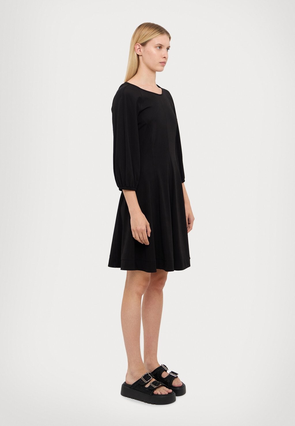 Платье из джерси TRINE WEEKEND MaxMara, черный
Платье из джерси TRINE WEEKEND MaxMara, черный