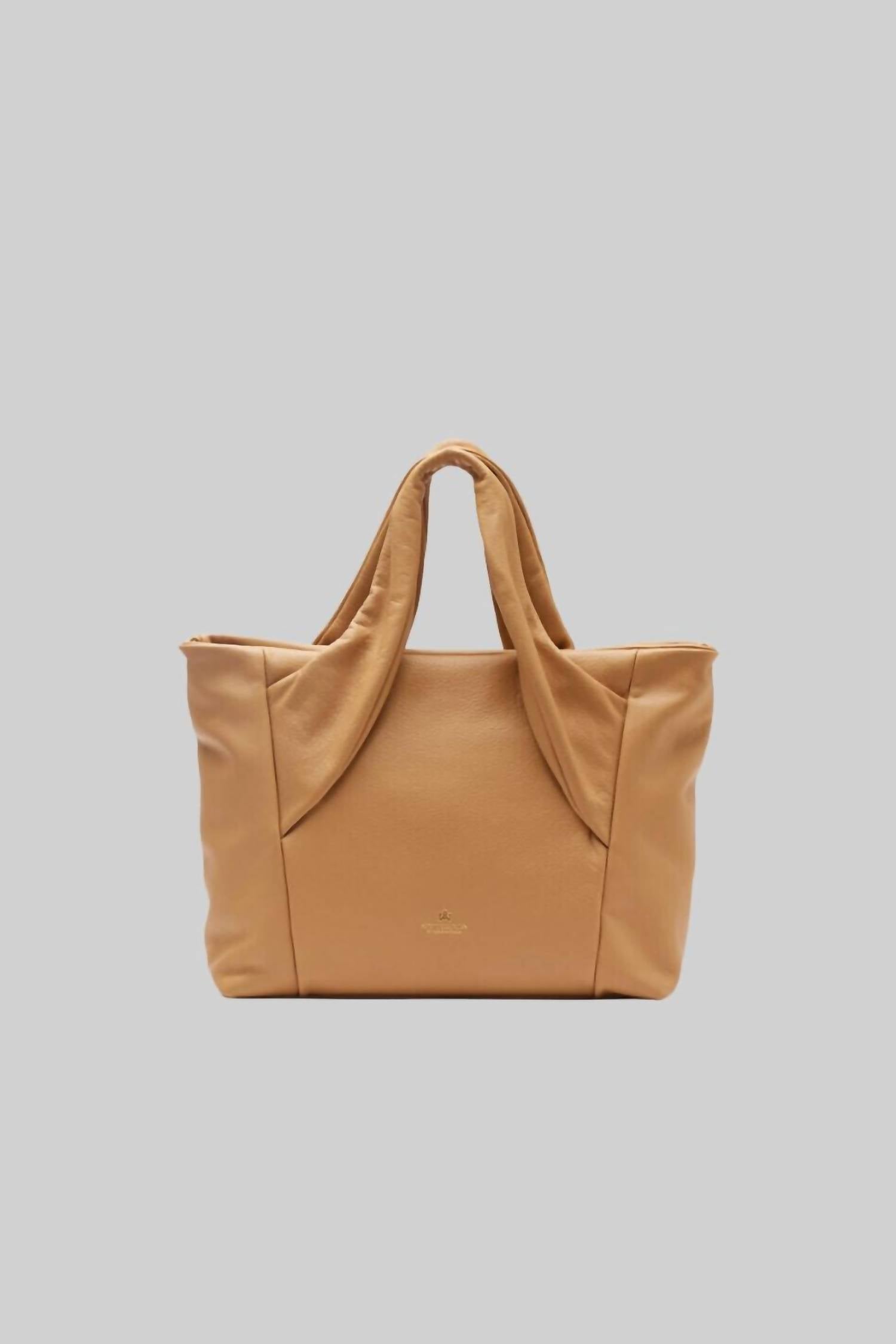 Женская сумка Zoe в карамельном цвете Cuoieria Fiorentina, Caramel
Женская сумка Zoe в карамельном цвете Cuoieria Fiorentina, Caramel