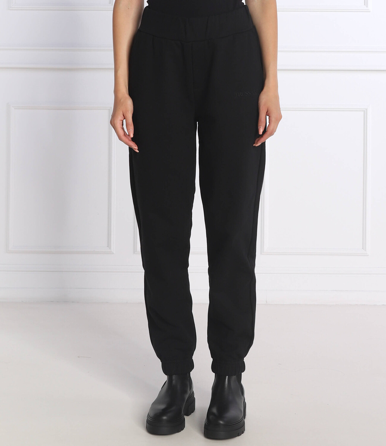 Спортивные брюки Trussardi regular fit, черный
Спортивные брюки Trussardi regular fit, черный