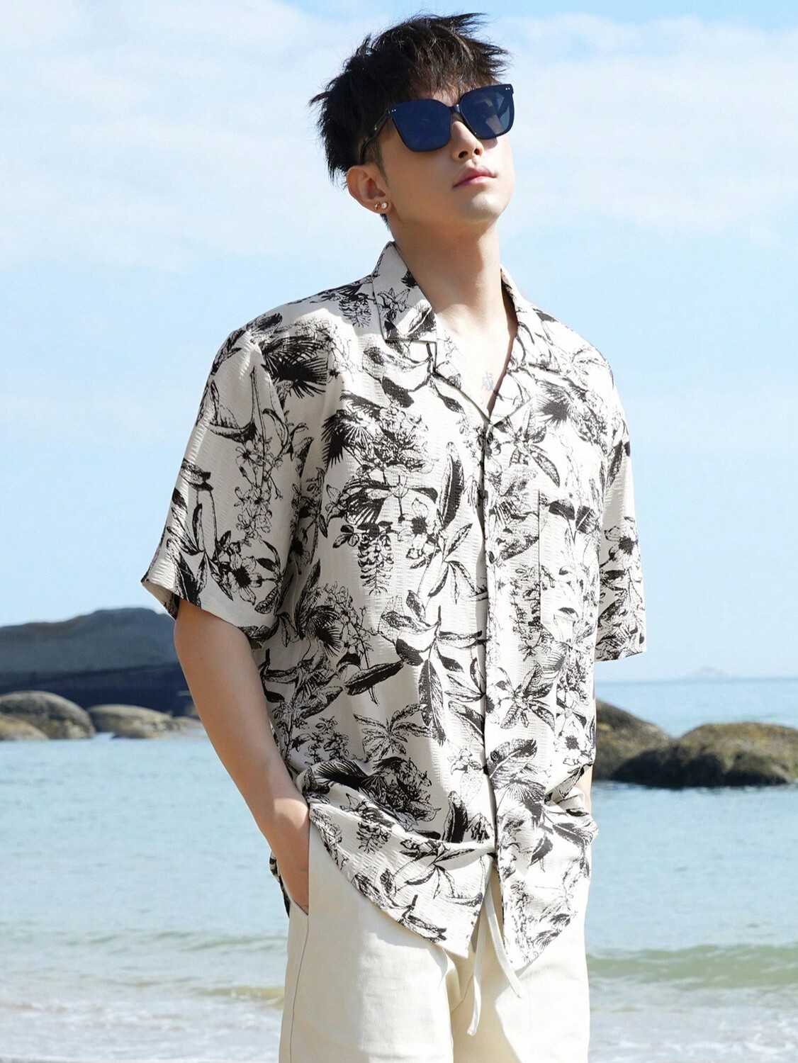 Рубашка мужская летняя пляжная с коротким рукавом и растительным мотивом Dazy, мультиколор
Рубашка мужская летняя пляжная с коротким рукавом и растительным мотивом Dazy, мультиколор