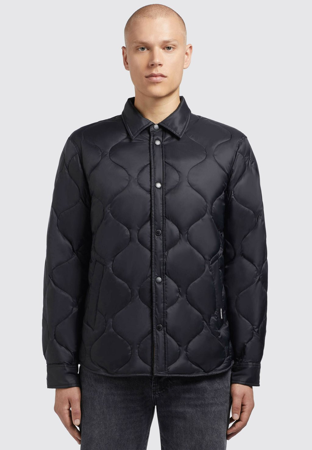 Легкая куртка HENRO - Übergangsjacke khujo, черный
Легкая куртка HENRO - Übergangsjacke khujo, черный