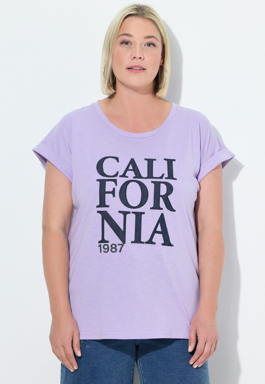 Футболка Ulla Popken CALIFORNIA LETTERING , Lavender/Mauve, Розовый, Футболка Ulla Popken CALIFORNIA LETTERING , Lavender/Mauve
Футболка Ulla Popken CALIFORNIA LETTERING , Lavender/Mauve, Розовый, Футболка Ulla Popken CALIFORNIA LETTERING , Lavender/Mauve