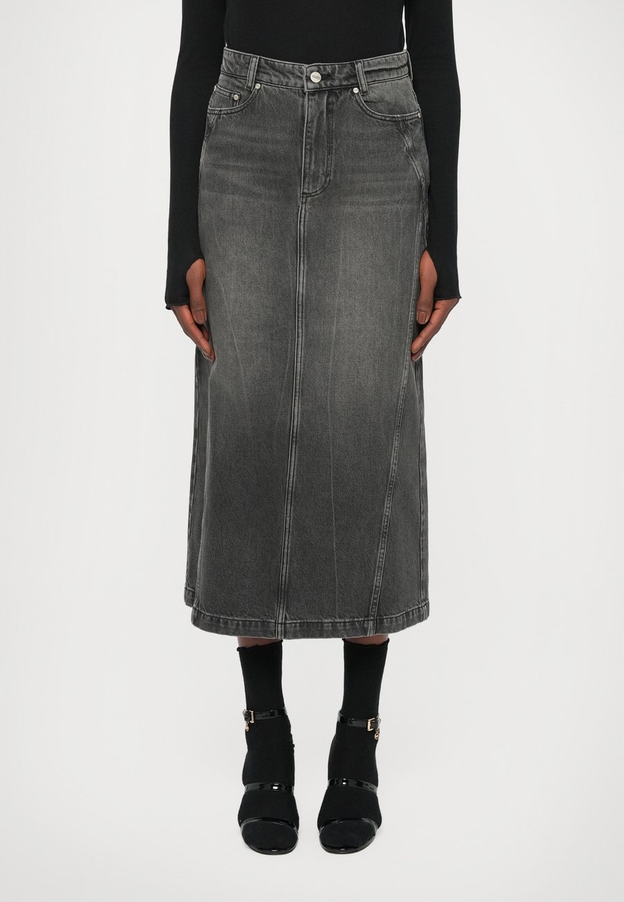 Юбка Han Kjøbenhavn DIAMOND SKIRT, Black Vein/Black
Юбка Han Kjøbenhavn DIAMOND SKIRT, Black Vein/Black