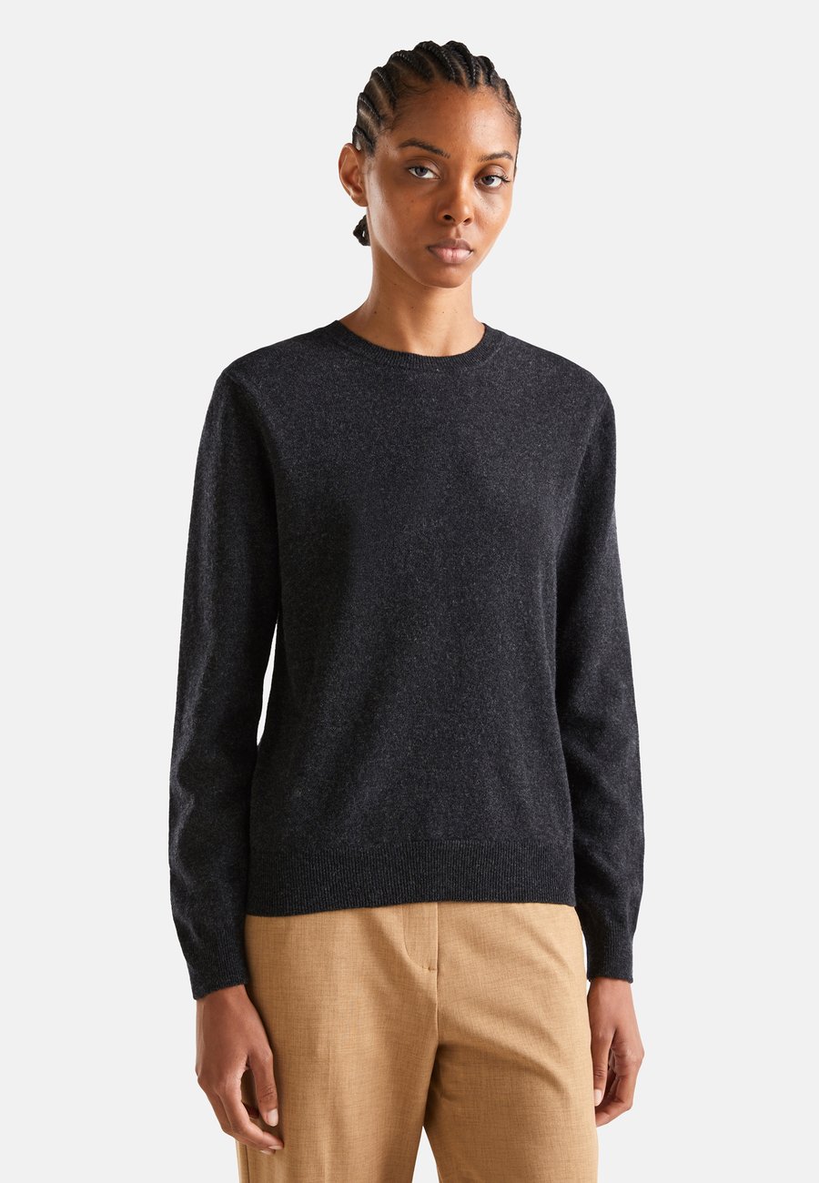 Джемпер United Colors of Benetton CREW NECK , Grey
Джемпер United Colors of Benetton CREW NECK , Grey