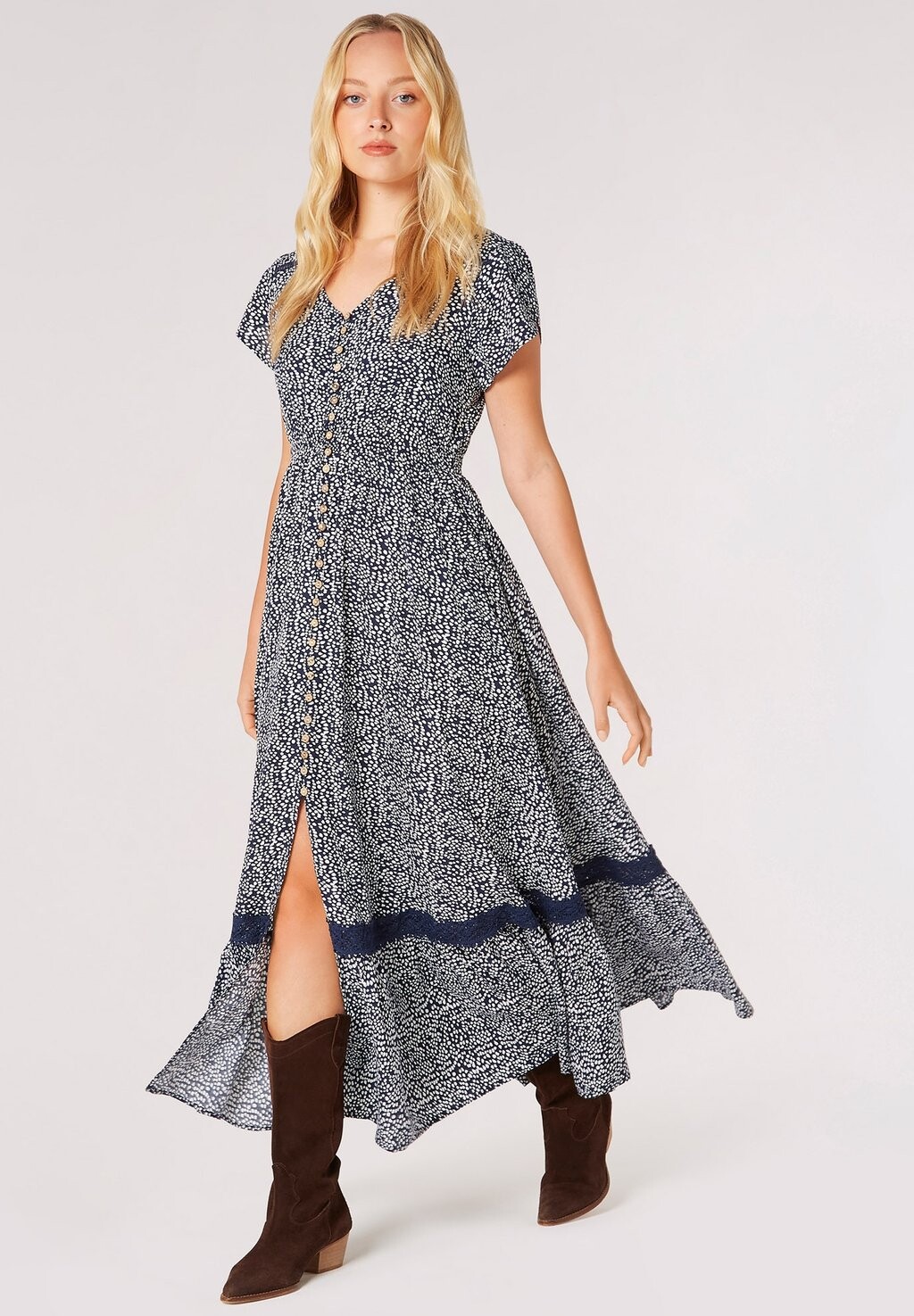 Платье макси CROCHET Apricot, цвет blue
Платье макси CROCHET Apricot, цвет blue