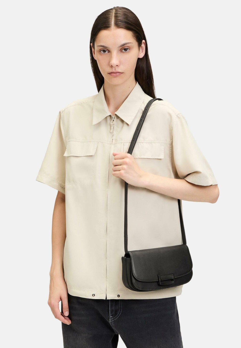 Сумка через плечо Liebeskind Berlin, черный
Сумка через плечо Liebeskind Berlin, черный