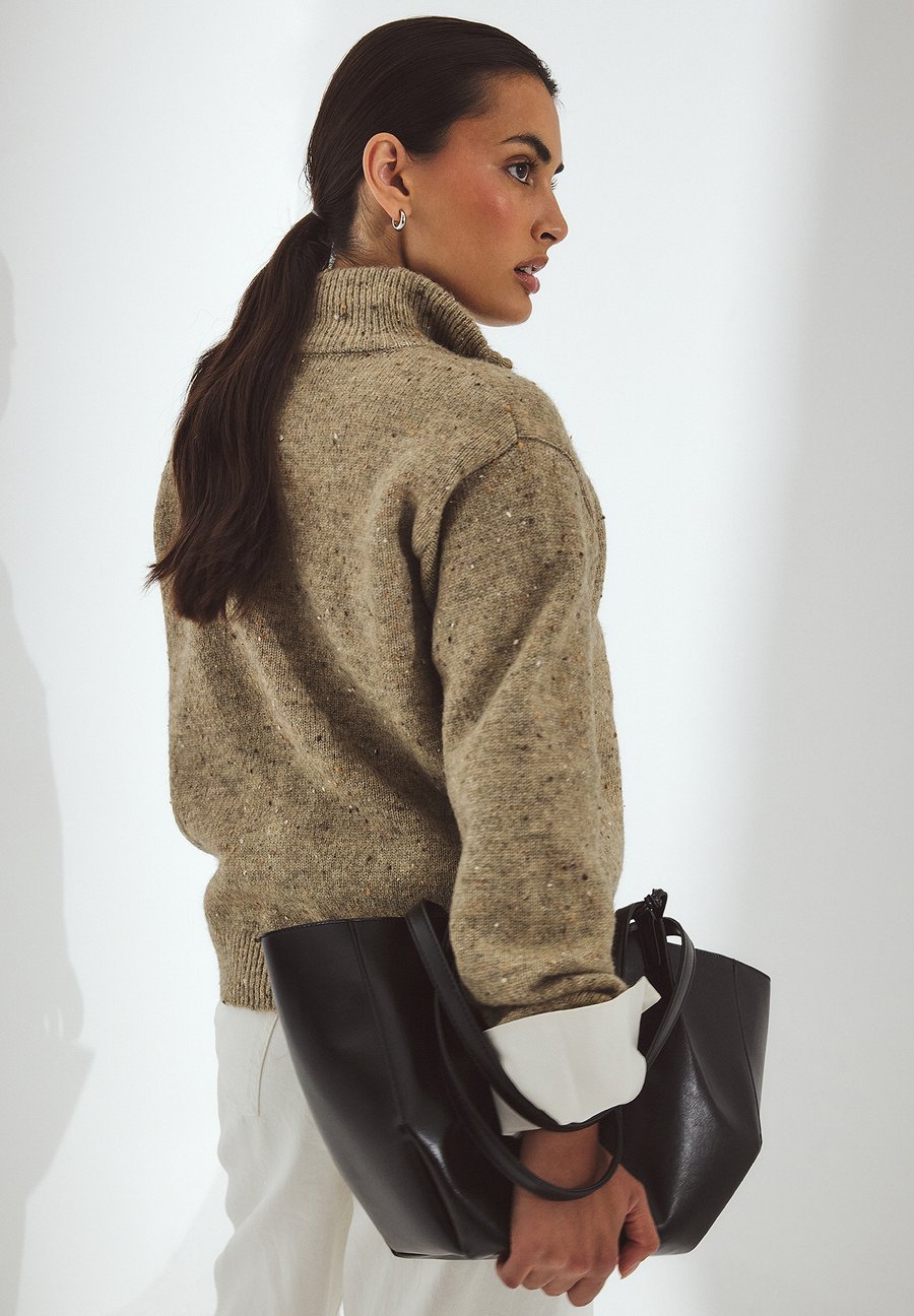 Кардиган NA-KD NEPS ZIP, Beige
Кардиган NA-KD NEPS ZIP, Beige