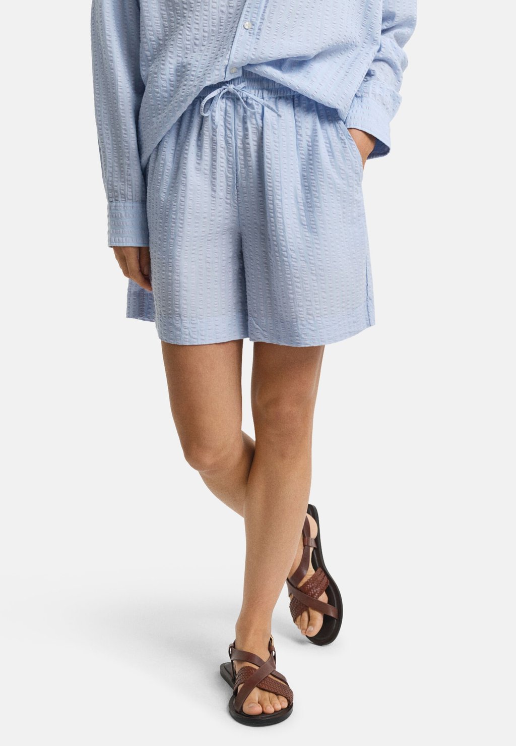 Шорты TONAL STRIPED GANT, синий
Шорты TONAL STRIPED GANT, синий