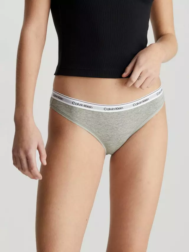 Трусики бикини Calvin Klein Modern Logo Cotton, серый
Трусики бикини Calvin Klein Modern Logo Cotton, серый