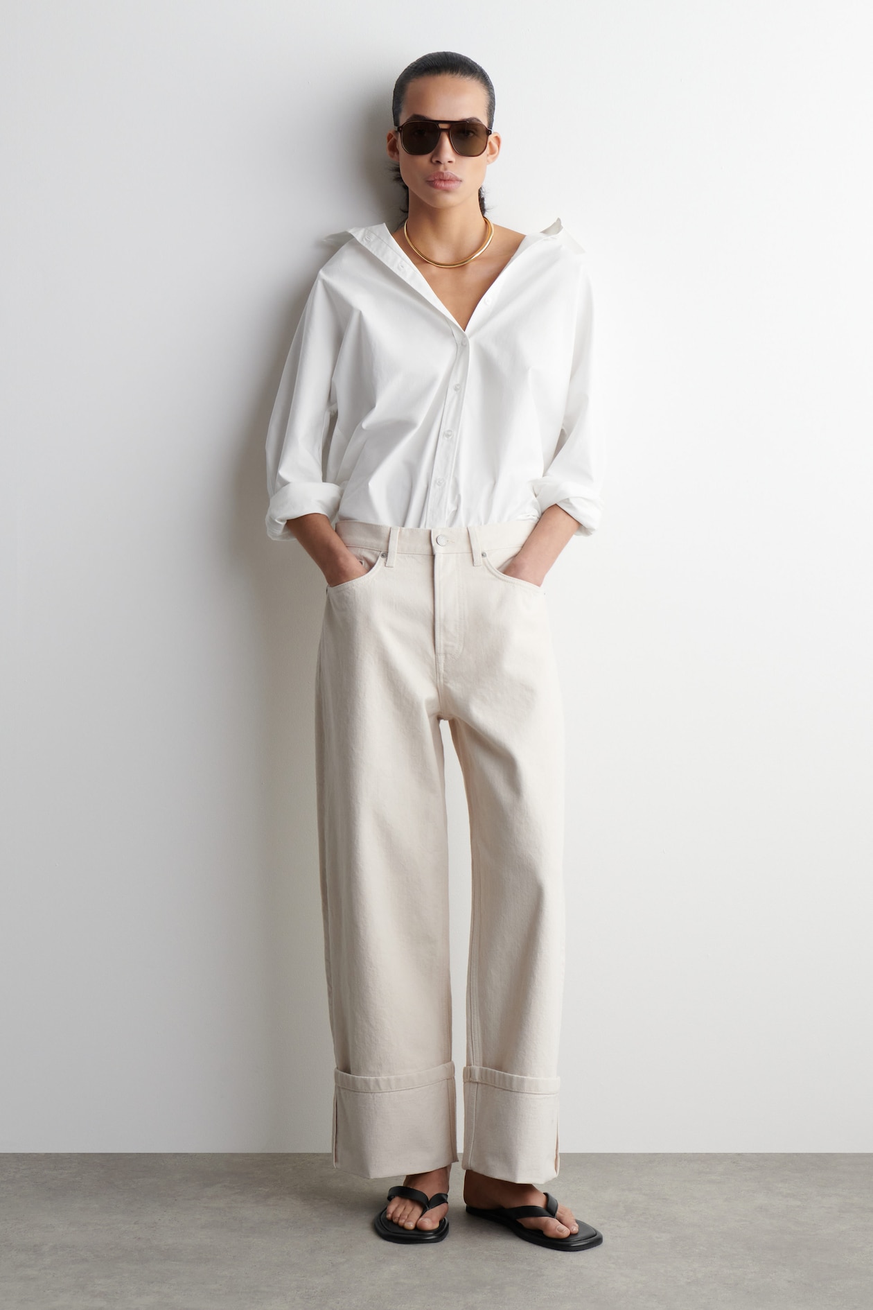 Джинсы "facade" с закатанными ногами COS, экрю
Джинсы "facade" с закатанными ногами COS, экрю