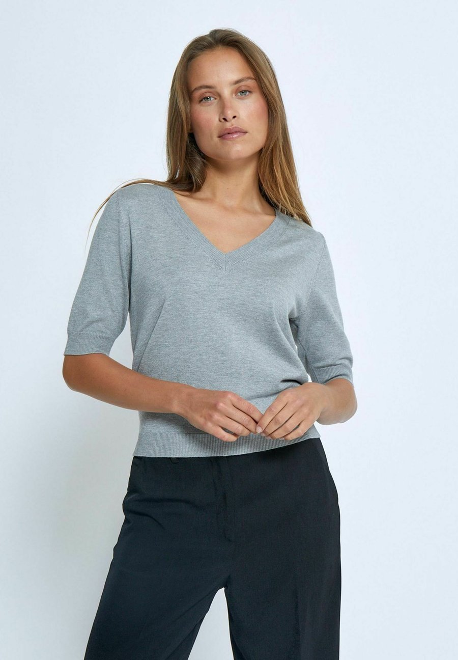 Футболка Minus LLA V-NECK, M Light Grey Melange/Light Grey, Серый, Футболка Minus LLA V-NECK, M Light Grey Melange/Light Grey
Футболка Minus LLA V-NECK, M Light Grey Melange/Light Grey, Серый, Футболка Minus LLA V-NECK, M Light Grey Melange/Light Grey