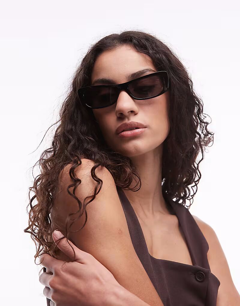 Солнцезащитные очки Mango прямоугольной формы черного цвета 
Солнцезащитные очки Mango прямоугольной формы черного цвета