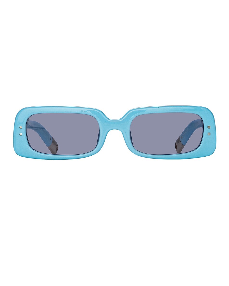 Прямоугольные солнцезащитные очки Jacquemus, цвет Azzuro Light Blue, Silver, & Light Grey
Прямоугольные солнцезащитные очки Jacquemus, цвет Azzuro Light Blue, Silver, & Light Grey