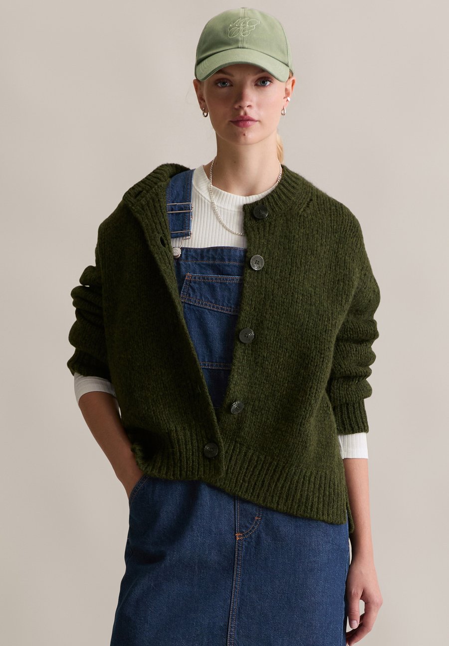 Кардиган Marc O'Polo DENIM CARDIGAN LONG SLEEVE CREW NECK , Dark Green Melange/Dark Green
Кардиган Marc O'Polo DENIM CARDIGAN LONG SLEEVE CREW NECK , Dark Green Melange/Dark Green
