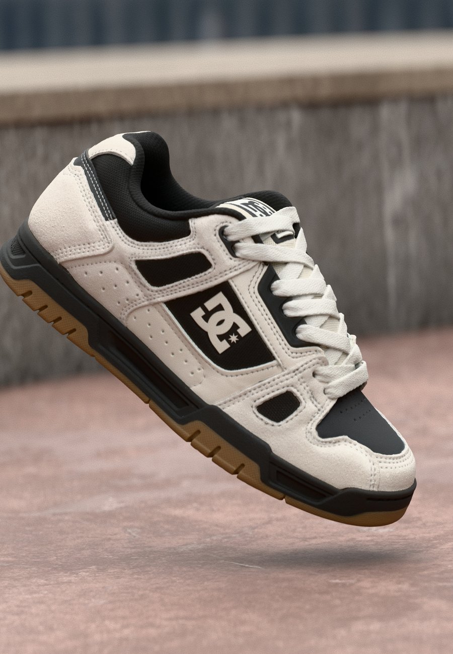 Кроссовки DC Shoes STAG, Offwhite/Off-White
Кроссовки DC Shoes STAG, Offwhite/Off-White