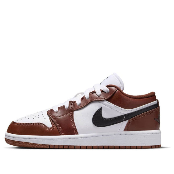 Кроссовки 1 low se 'dark pony' Air Jordan, белый
Кроссовки 1 low se 'dark pony' Air Jordan, белый