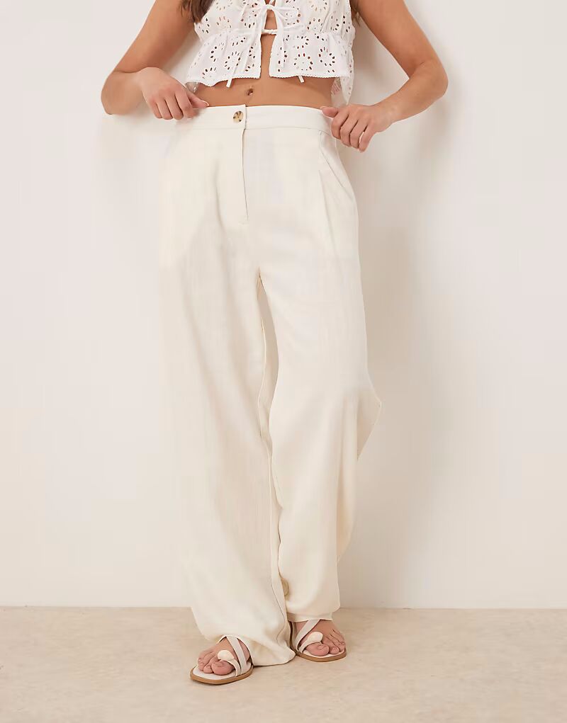 Брюки зауженного кроя со складками спереди ASOS DESIGN из льна кремового цвета
Брюки зауженного кроя со складками спереди ASOS DESIGN из льна кремового цвета