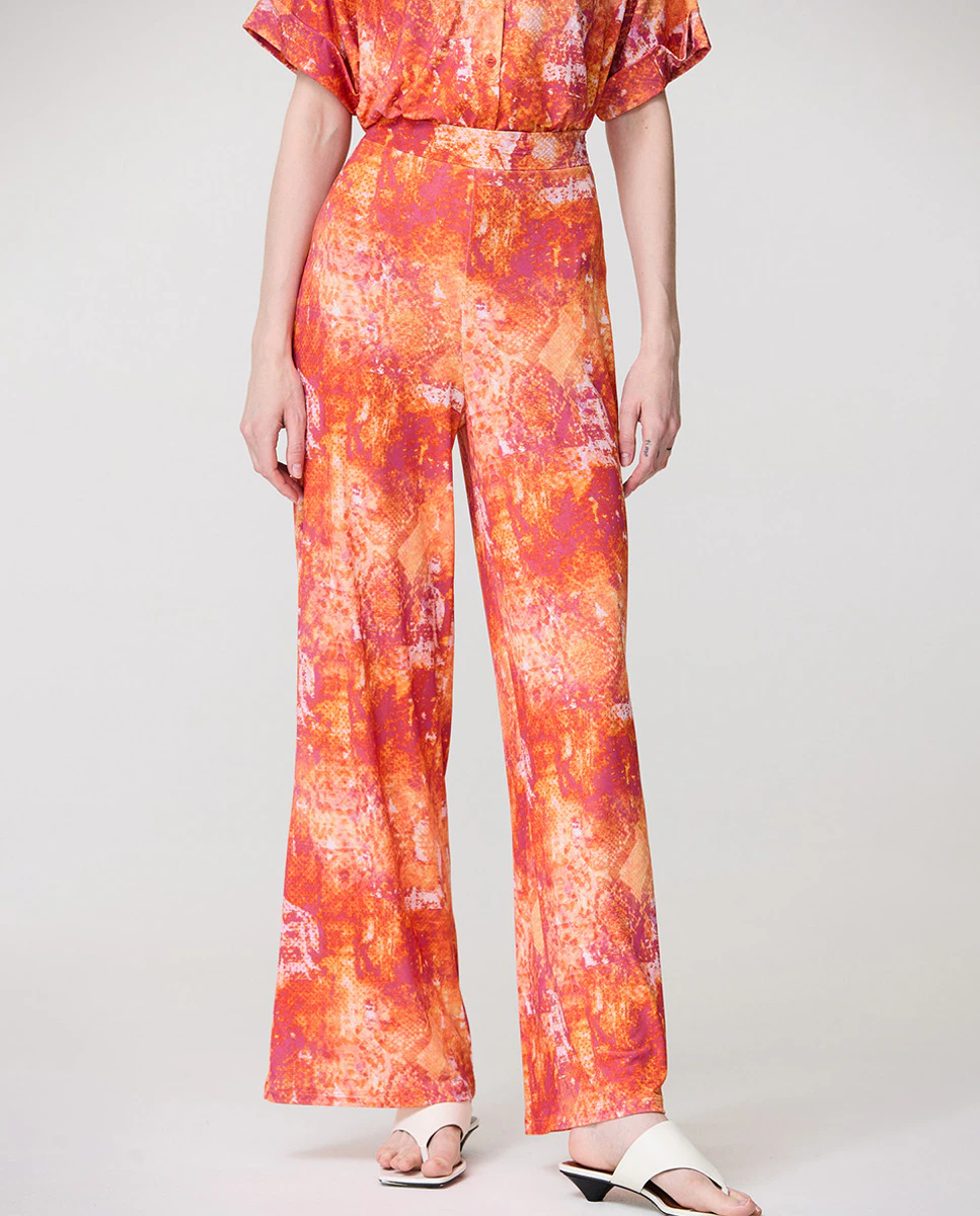 Женские широкие брюки с анималистичным принтом Escorpion, мультиколор
Женские широкие брюки с анималистичным принтом Escorpion, мультиколор