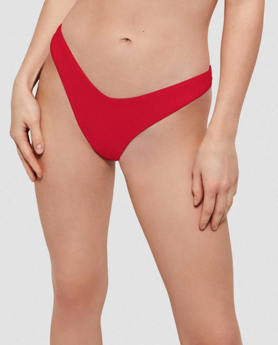 Плавки бикини с V-образным вырезом, вырезанные лазером, из гладкой ткани Gisela, красный
Плавки бикини с V-образным вырезом, вырезанные лазером, из гладкой ткани Gisela, красный