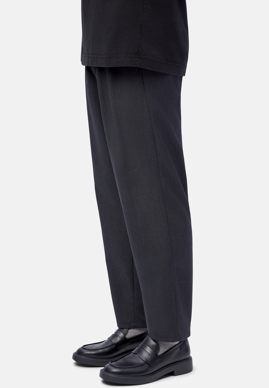 Лоферы Camper DEAN, Schwarz/Black
Лоферы Camper DEAN, Schwarz/Black