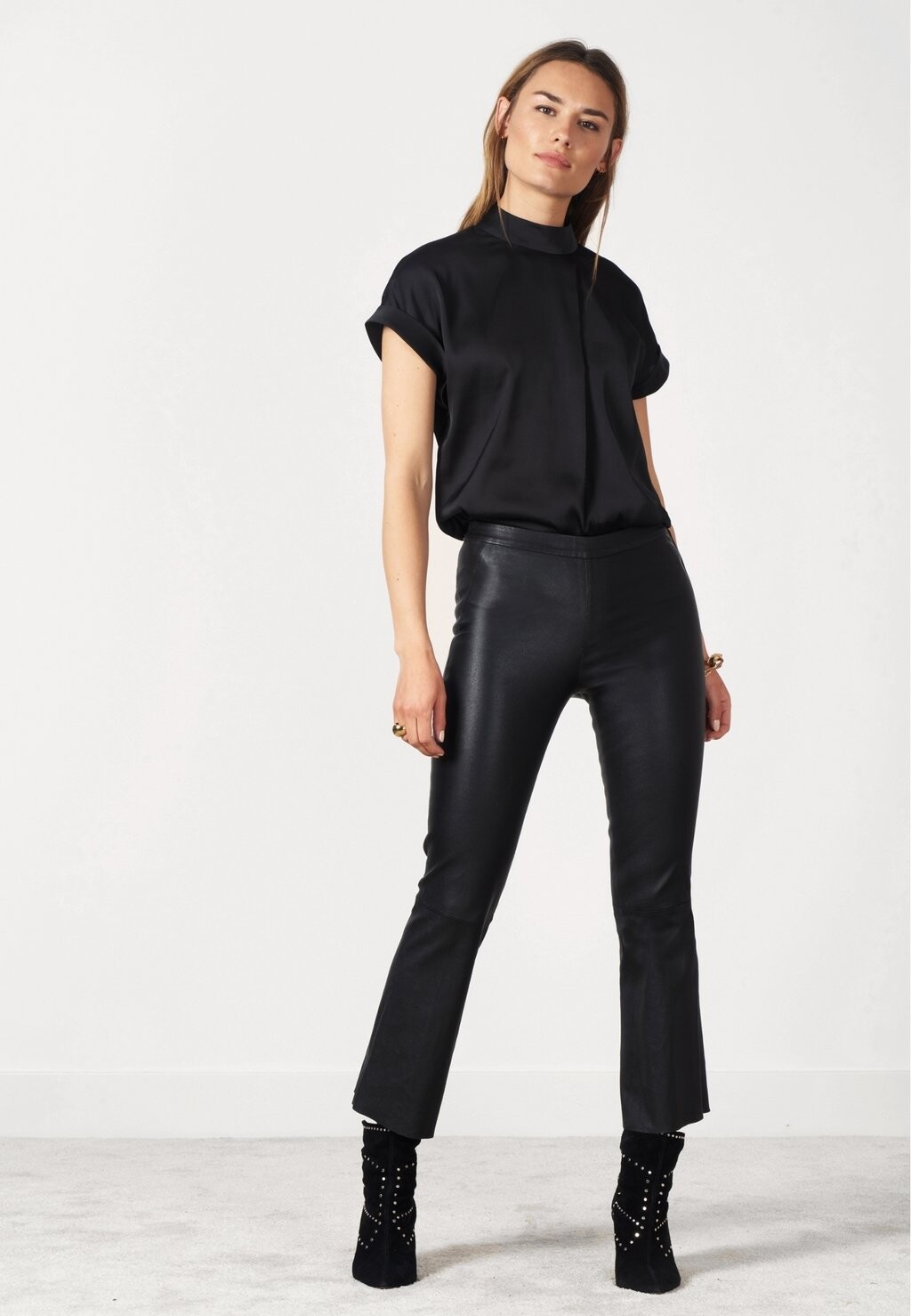 Блуза OPIUM Dante6, черный
Блуза OPIUM Dante6, черный