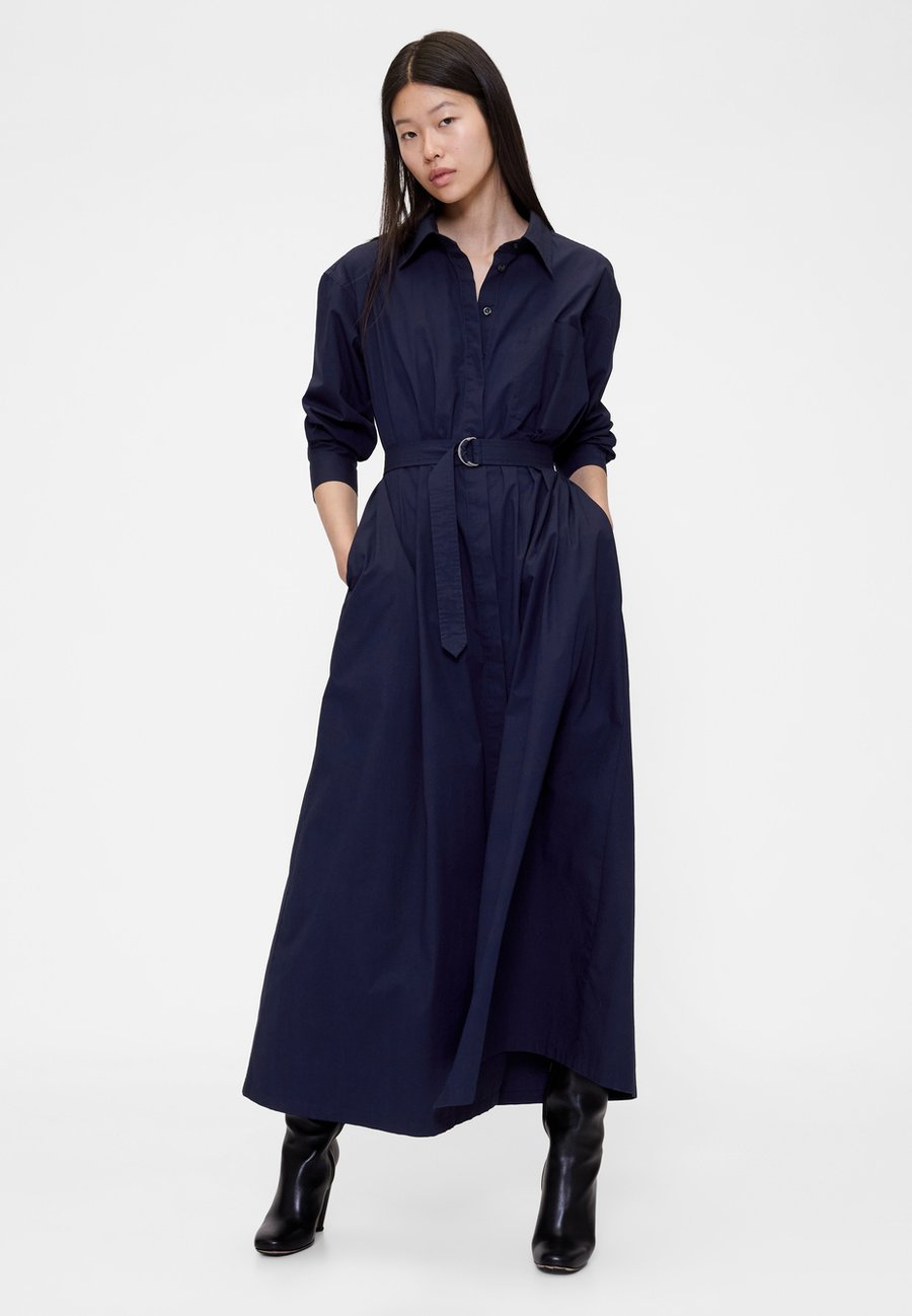 Платье GAP GAPSTUDIO POPLIN BELTED MAXI SHIRTDRESS, Navy Uniform/Dark-Blue Denim
Платье GAP GAPSTUDIO POPLIN BELTED MAXI SHIRTDRESS, Navy Uniform/Dark-Blue Denim