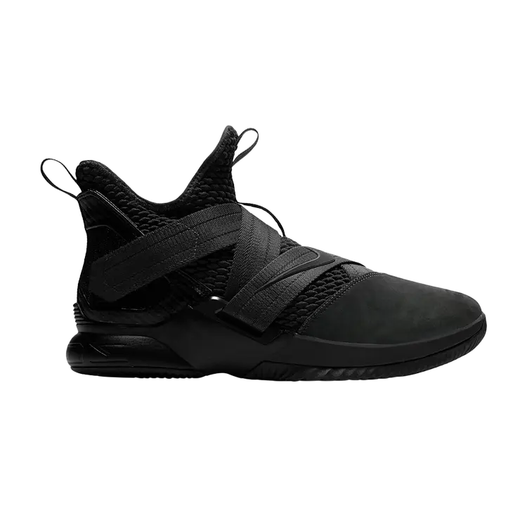 Кроссовки Nike LeBron Soldier 12 GS 'Triple Black', черный
Кроссовки Nike LeBron Soldier 12 GS 'Triple Black', черный
