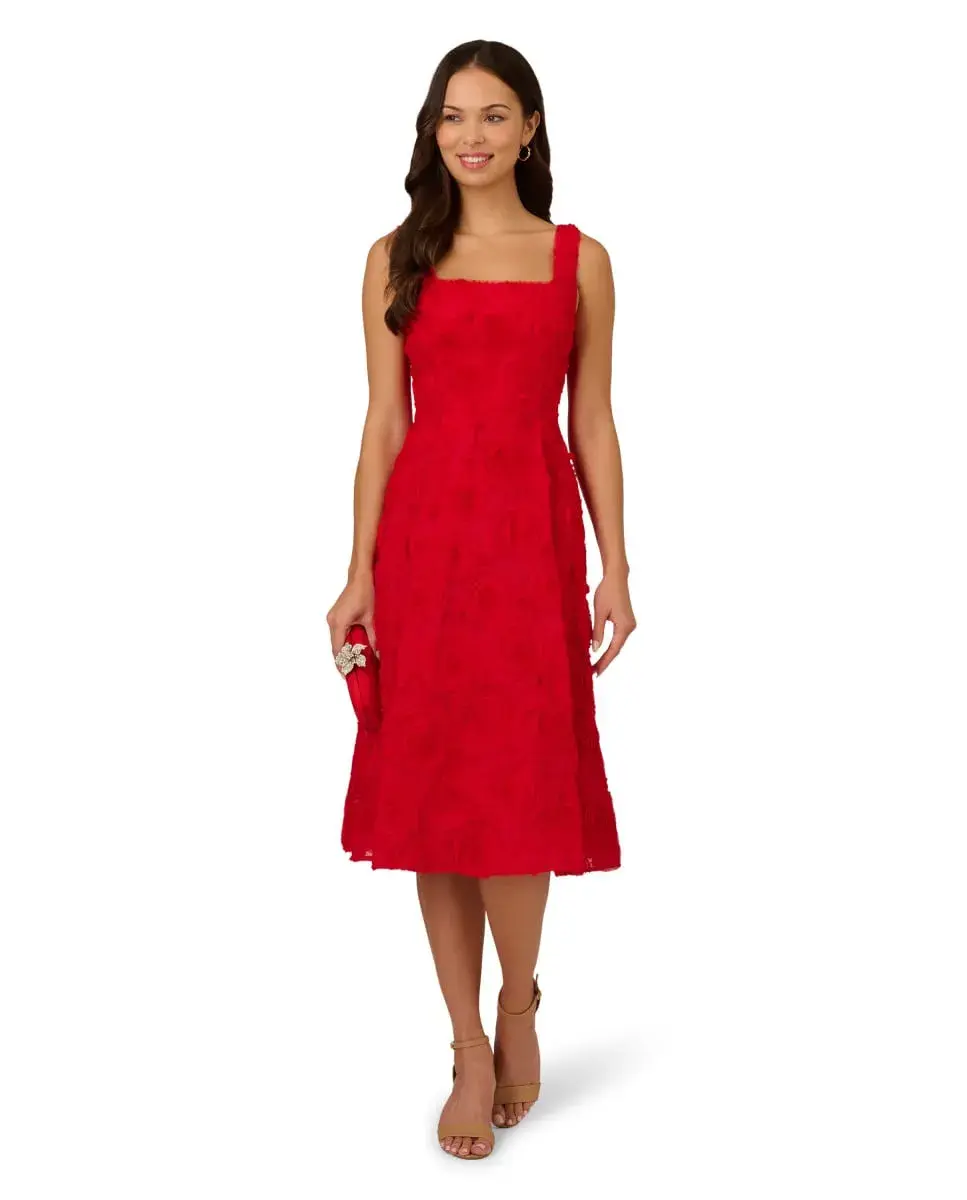 Платье с рельефными цветами и бретелями Adrianna Papell, красный
Платье с рельефными цветами и бретелями Adrianna Papell, красный